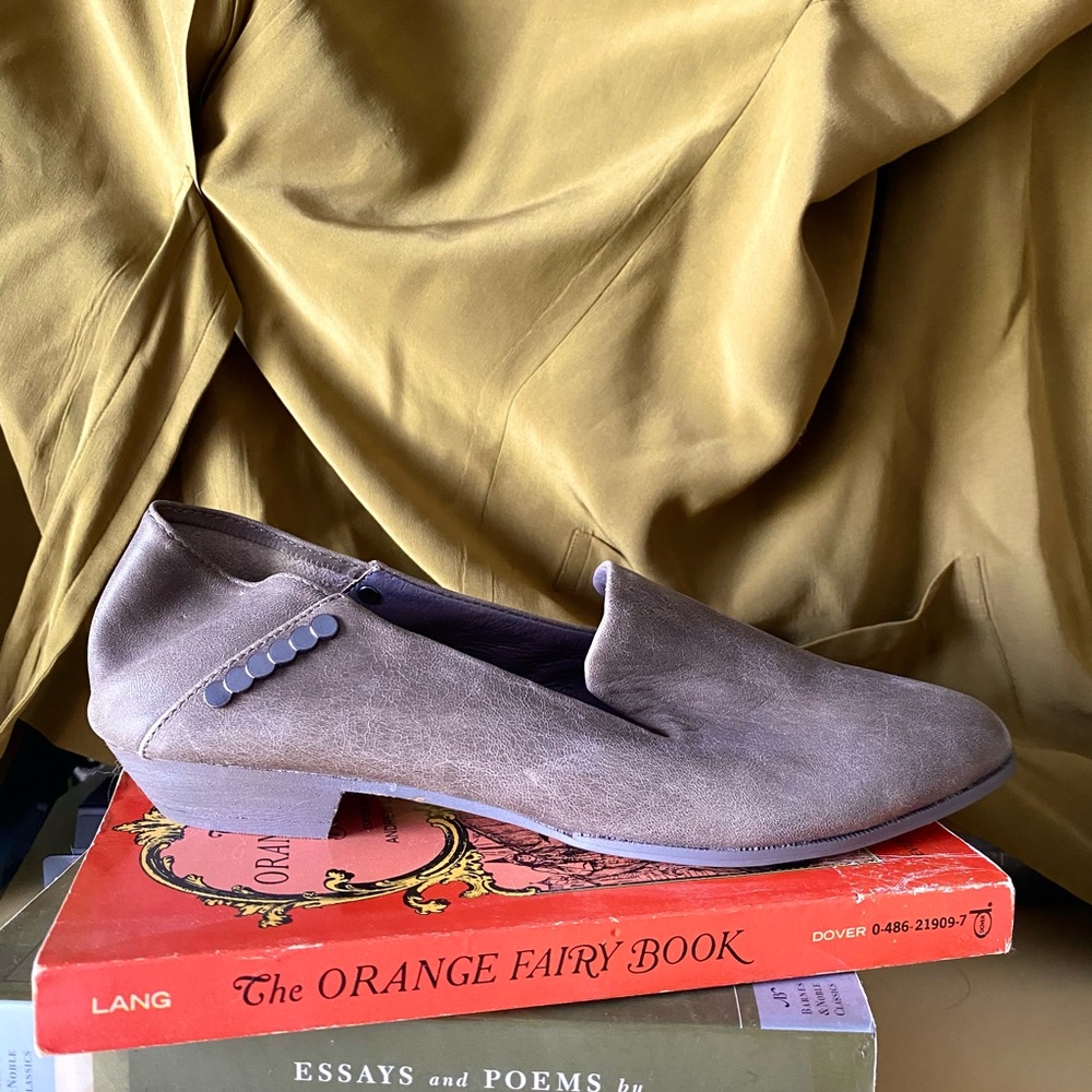 Kelsi Dagger Brooklyn stone washed flat loafer leather studded workwear size 7